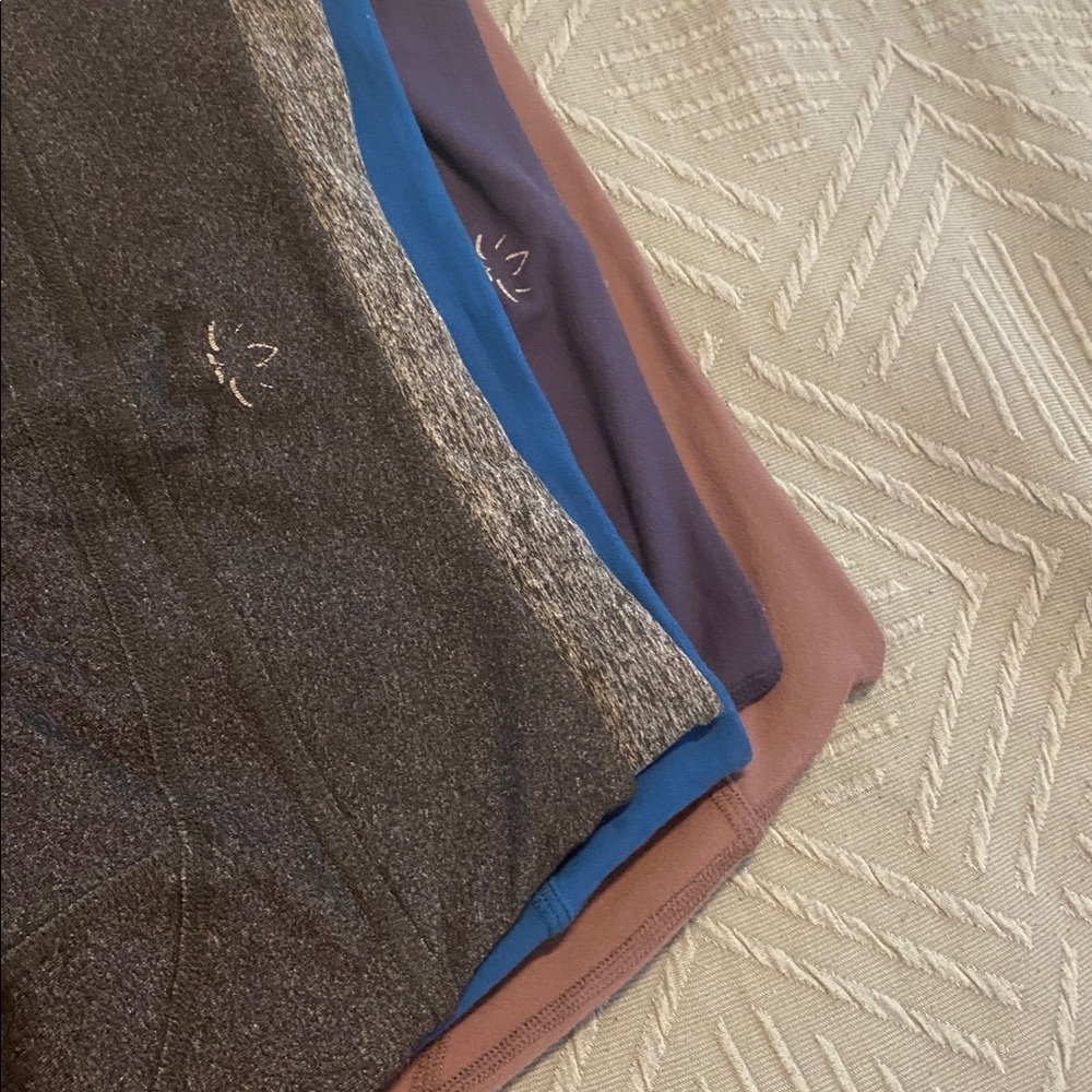 Beyond Yoga Leggings - Picture 17 of 17
